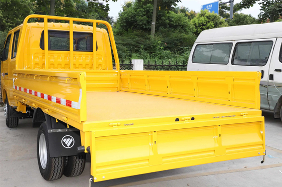 Camions d'occasion de petite taille à double cabine de 2 tonnes chargement 2018 modèle Foton M2 camion